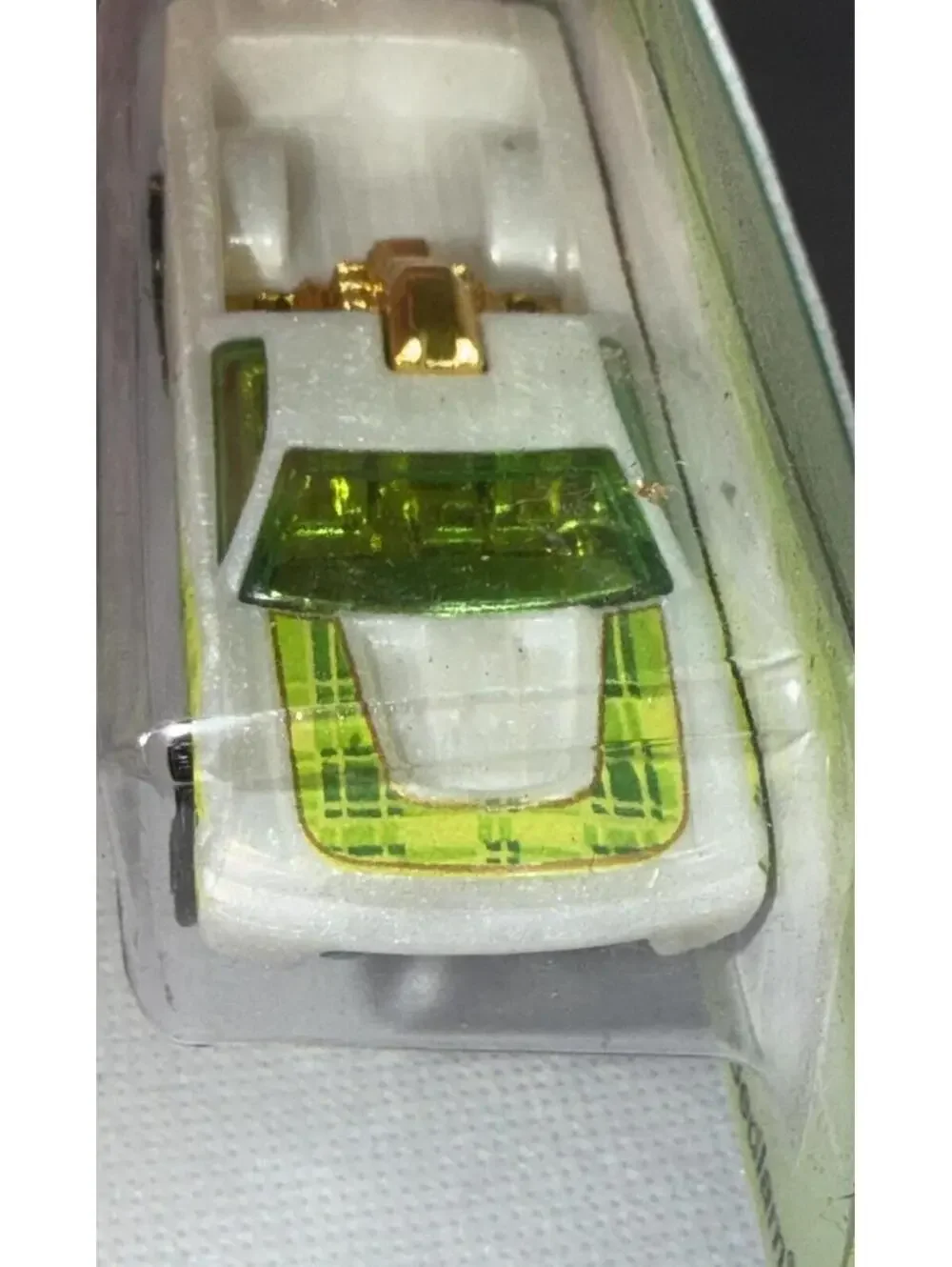 Hot Wheels Bedlam Clover Cars White Die-Cast Car 2007 #17 St Pattys Day